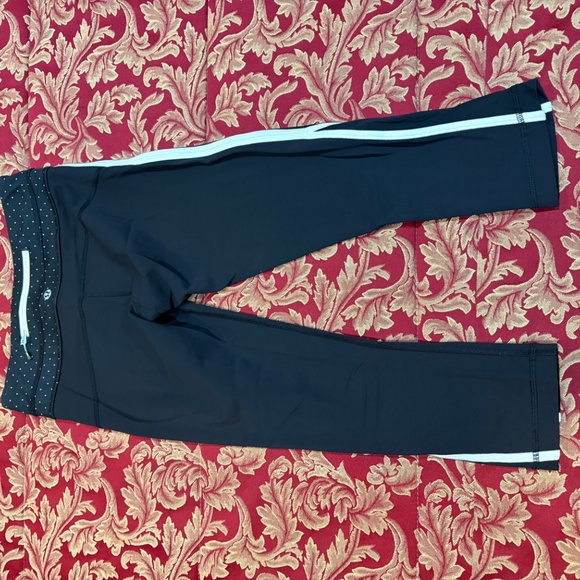 Lululemon Below Knee Leggings Women's XS - Picture 5 of 7